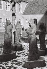 120306 Diest Begijnhof begijntjesbeeld 3.JPG