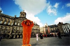 Amsterdam Dam Square.jpg
