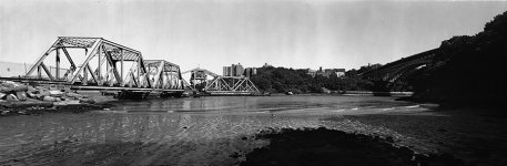 Spuyten Dyvil Bridge and Henry Hudson Bridge from InwoodHillPark,Sept2007-rff.jpg