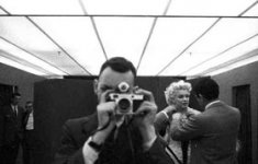 ed feingersh with marilyn in background.jpg