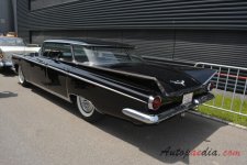 Buick_Electra_1st_generation_1959-1960_(1959_6.5L_V8_hardtop_4d)_(01)_-CA1-.jpg