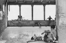 Cartier-Bresson, Henri - Simiane-la-Rotonde, 1970.jpg