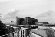 Berlin_Hauptbahnhof.jpg
