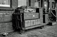 luggage-trolley.jpg
