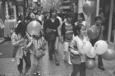 Myeong-dong shoppers 4.jpg