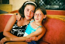 35-18n-TUN-sisters-aug08.jpg