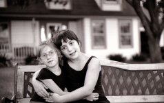 sisters-frontyard-sep06.jpg