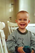 Michael 19 mån i köket.jpg