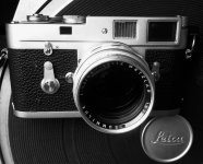 LEICA M2.jpg