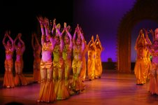 Chinese Acrobats 3.jpg