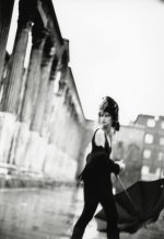 girl-in-milan-wumbrella.jpg