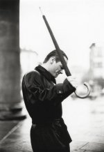 guy-in-milan-wumbrella-up.jpg
