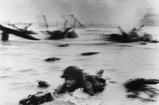 robert_capa_dday.jpg