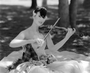violin_lady_grey copy.jpg