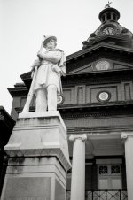 Newnan Courthouse Statue FM3a March 2015 rff.jpg