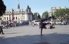 Saint Michel sur les mains.jpg