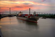 Cargo Ship at Savannah Bridge 2014 rff.jpg