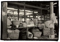 small%20girl%20i%20on%20stall%20lijiang%20market.jpg
