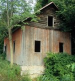This-old-barn---Velvia50-01.jpg