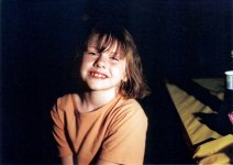GillianByLantern-20060715-800x600-sharp20.jpg