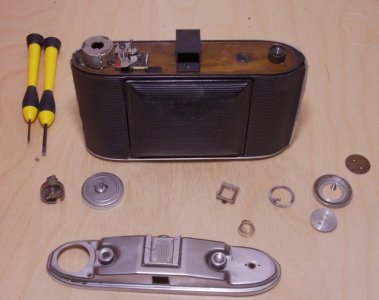Isolette-II-Dissassembly_07-shhare.jpg