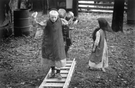 Mennonite children play.jpeg