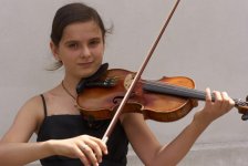 08-06 p girl violinist 2.jpg