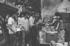 Myeong-dong shoppers 23.jpg