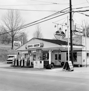 Amoco Service and Grocery.jpeg